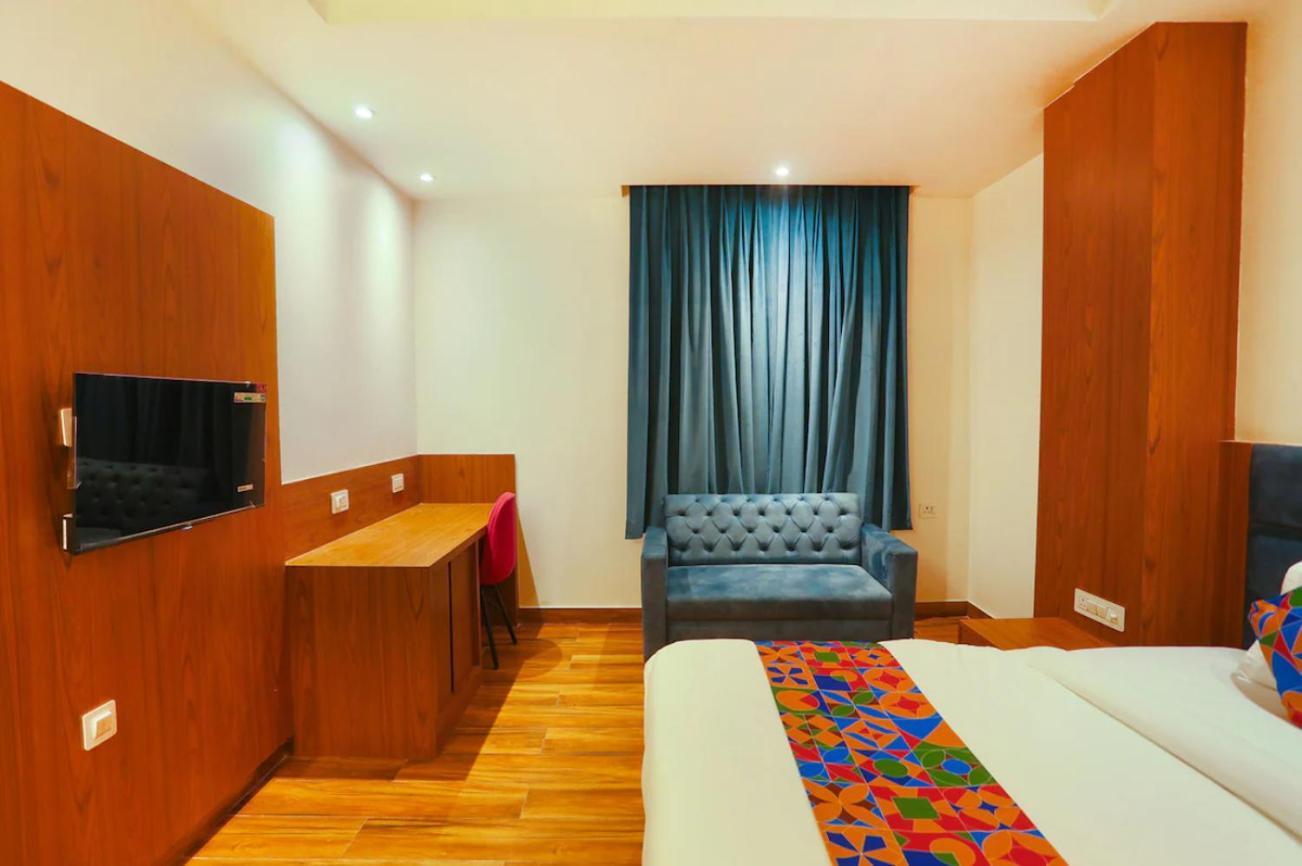 Hotel Swarn Bhoomi กานปูร์ ภายนอก รูปภาพ